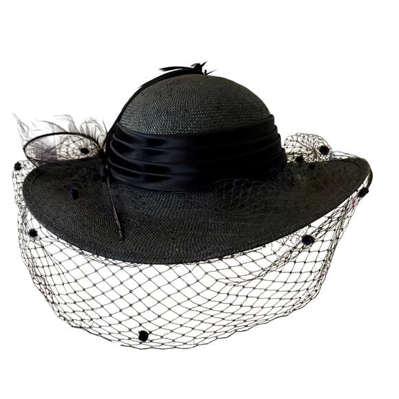 Vintage Accessory Lady Black Straw Hat Veil Feather Detail Wide Brim 13.5" - Picture 1 of 6